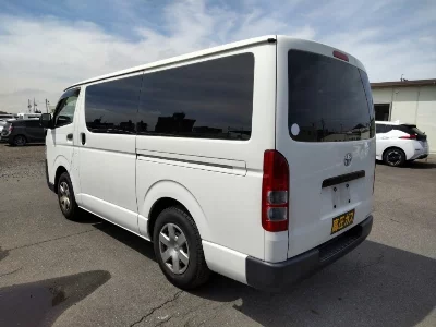 TOYOTA HIACE