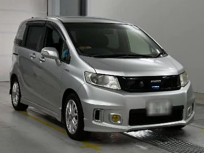 Honda FREED SPIKE HYBRID