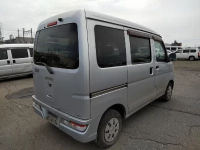 TOYOTA PIXIS VAN