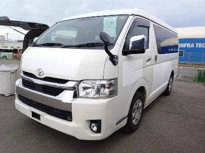 TOYOTA HIACE