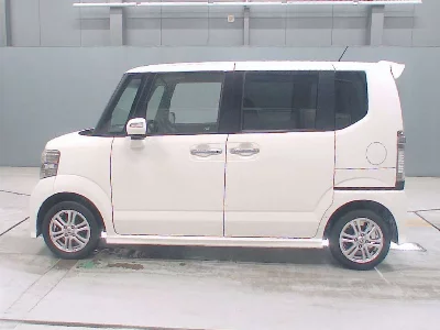 Honda N BOX CUSTOM