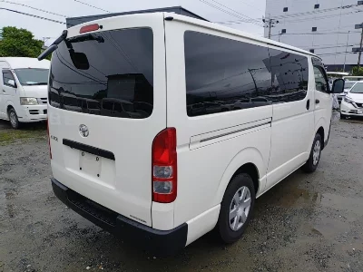 TOYOTA HIACE