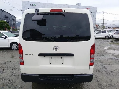 TOYOTA HIACE
