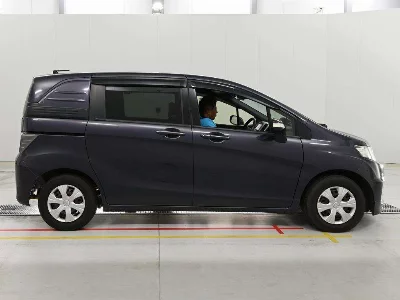 Honda Freed Spike