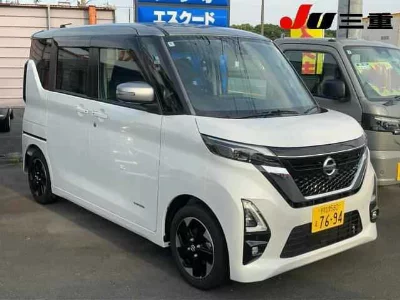 NISSAN ROOX