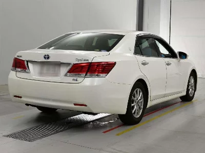 Toyota CROWN HYBRID