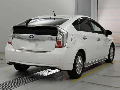 Toyota Prius PHV