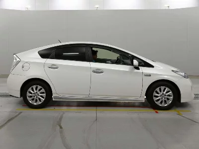 Toyota Prius PHV
