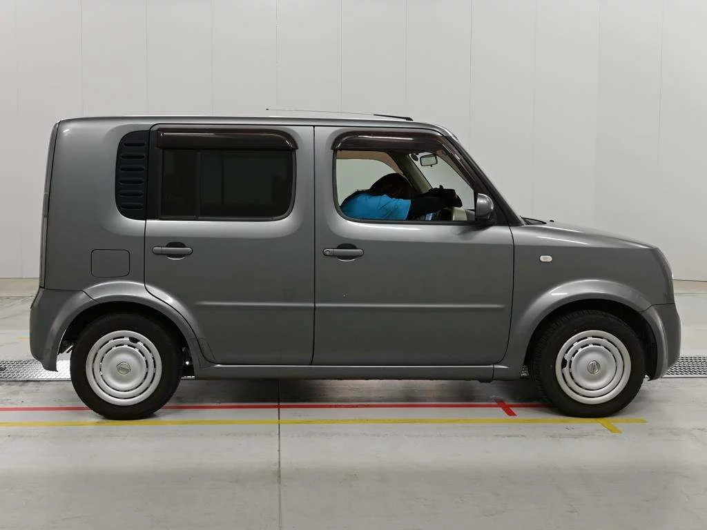Nissan Cube  с аукциона в Японии