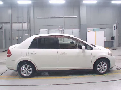 Nissan Tiida Latio