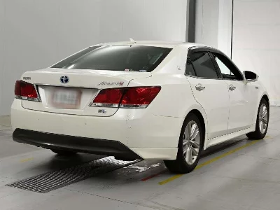 Toyota CROWN HYBRID
