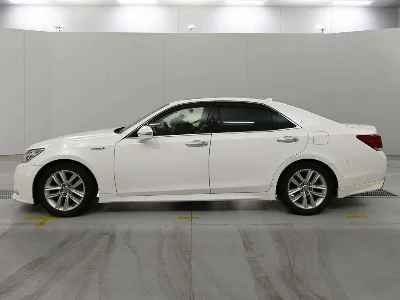 Toyota CROWN HYBRID