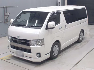 TOYOTA HIACE VAN