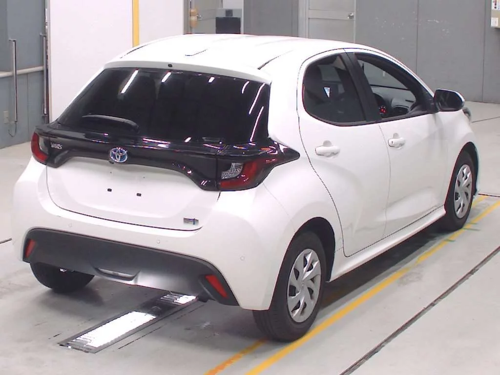 Toyota Yaris  с аукциона в Японии