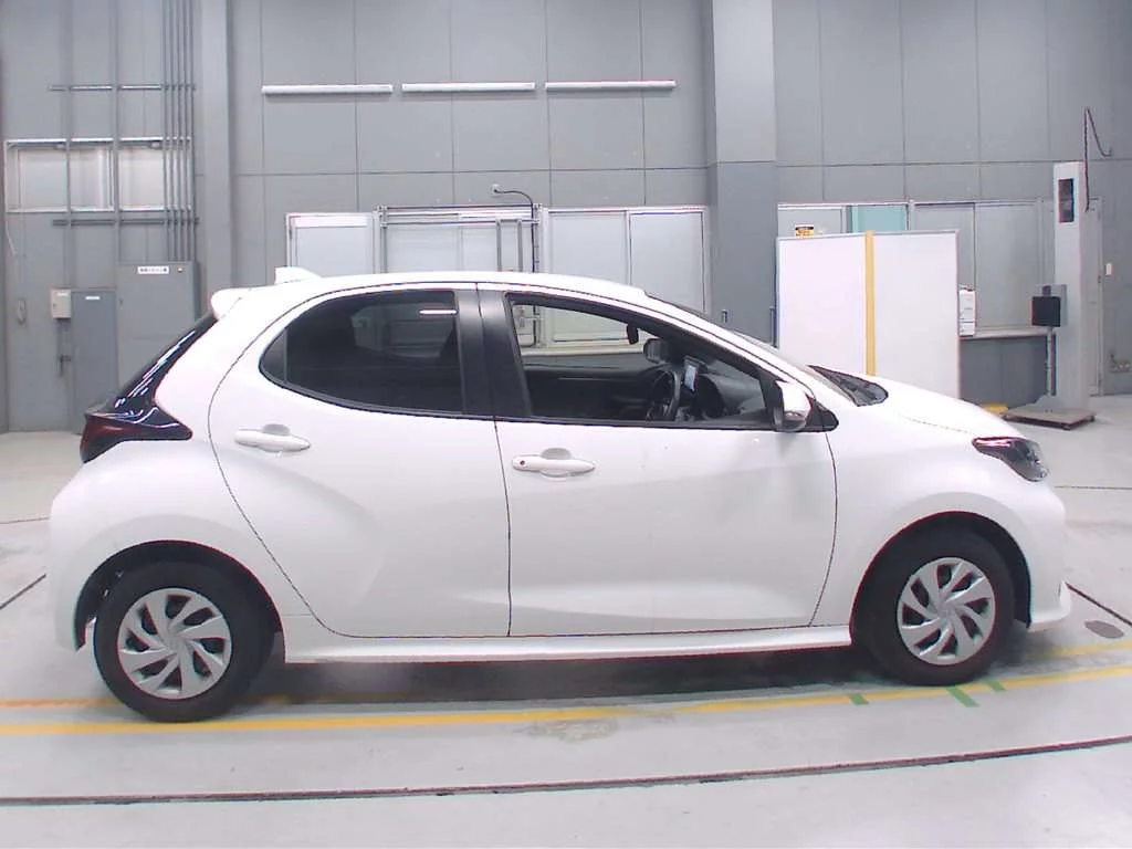 Toyota Yaris  с аукциона в Японии