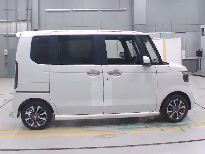 Honda N BOX CUSTOM