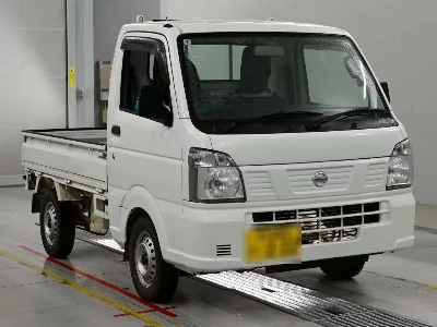 Nissan NT100 Clipper