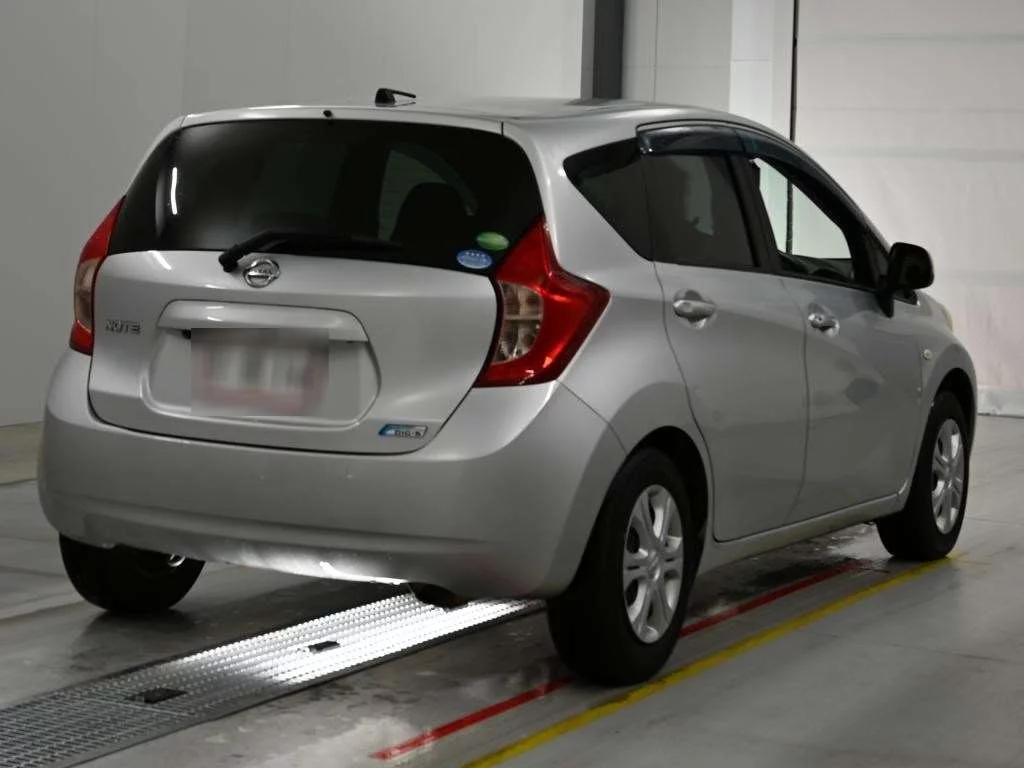 Nissan Note  с аукциона в Японии