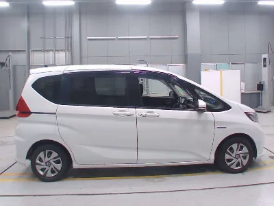 HONDA FREED + HYBRID