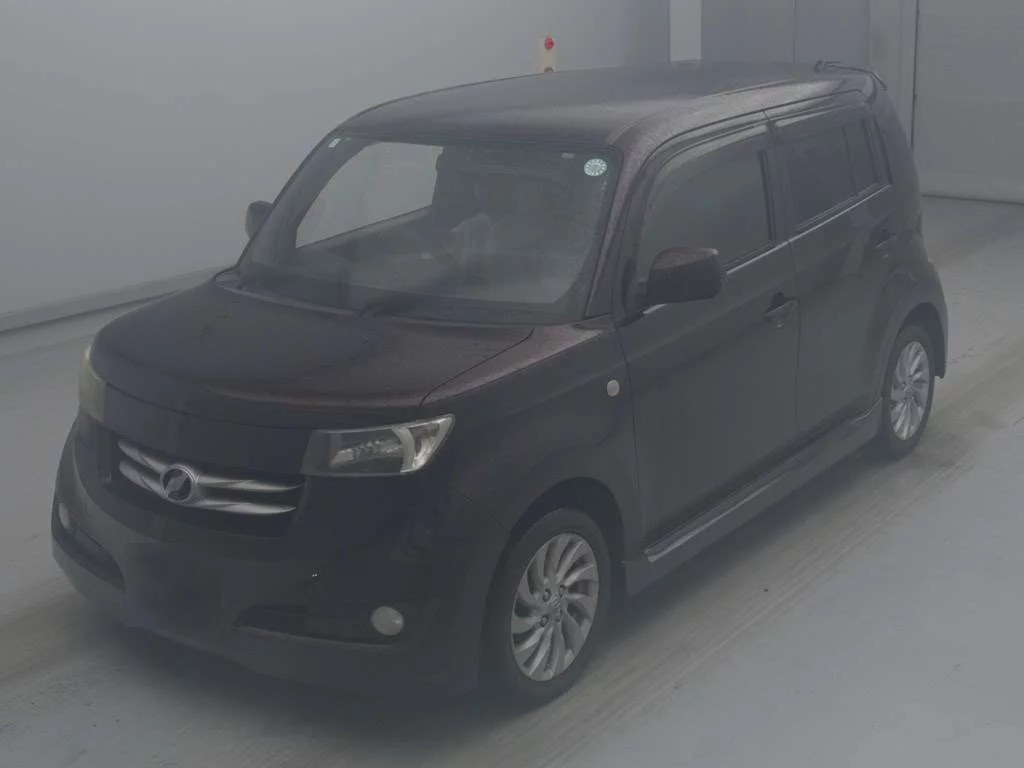 Toyota bB  с аукциона в Японии