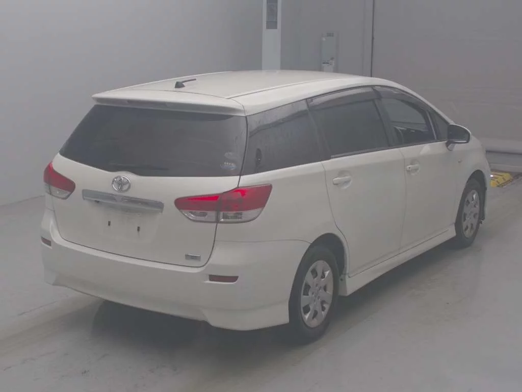 Toyota Wish  с аукциона в Японии