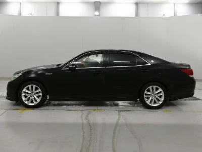 Toyota CROWN HYBRID
