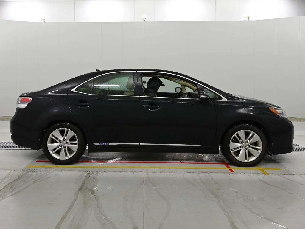 Lexus HS250h  с аукциона в Японии