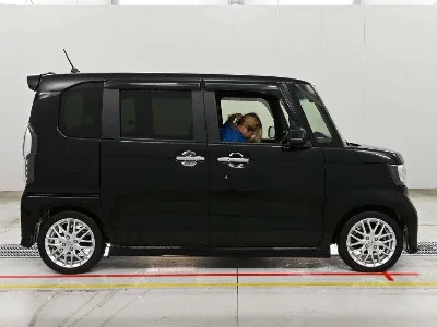 HONDA N BOX CUSTOM