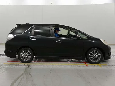 Honda FIT SHUTTLE HYBRID