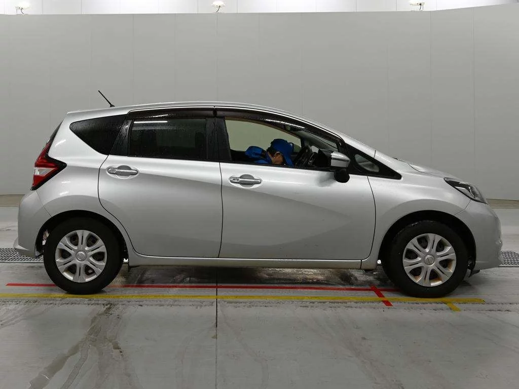 Nissan Note  с аукциона в Японии