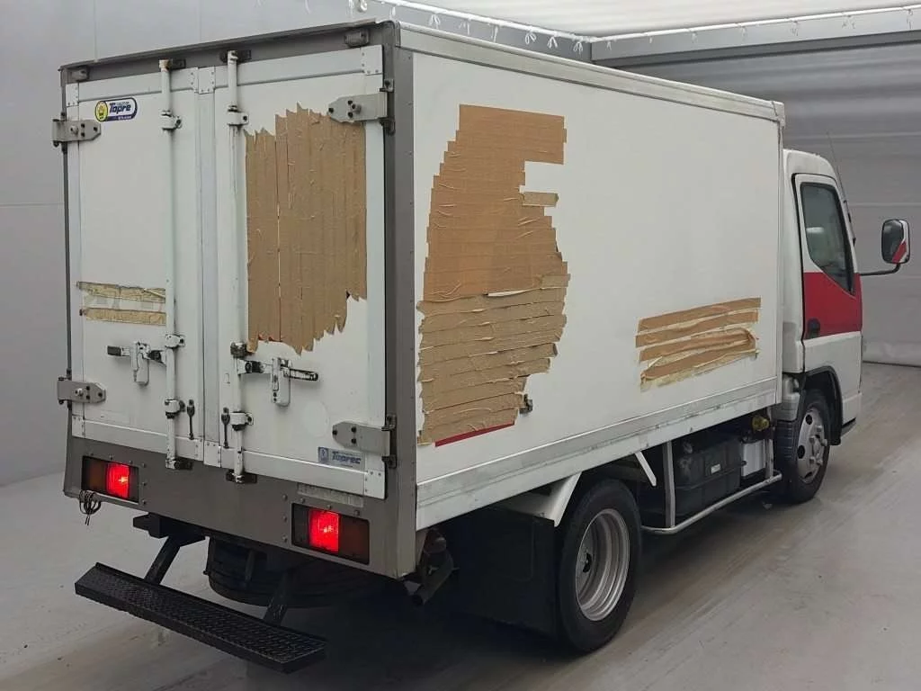 Mitsubishi Fuso Canter  с аукциона в Японии