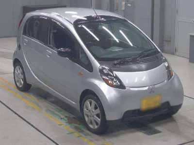 Mitsubishi i