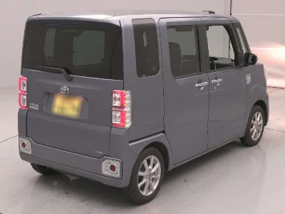 TOYOTA PIXIS MEGA