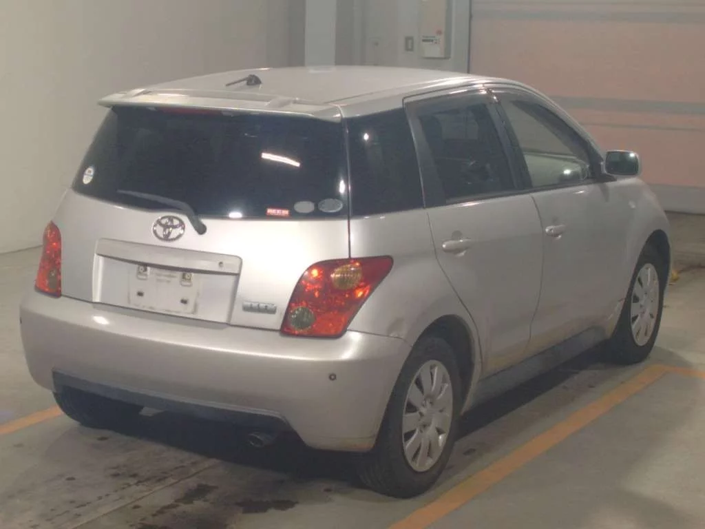 Toyota Ist  с аукциона в Японии