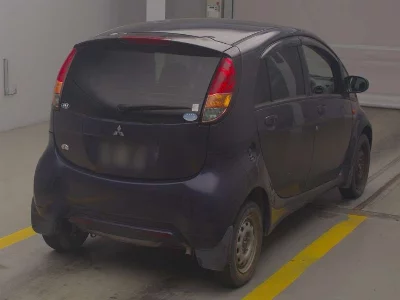 Mitsubishi i