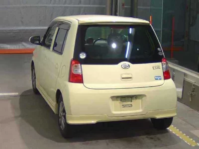 Daihatsu Esse
