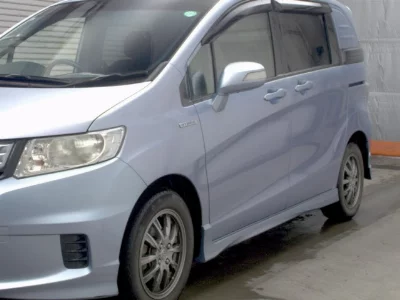 Honda Freed Spike