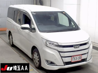 TOYOTA NOAH