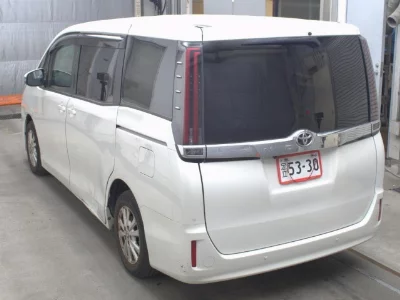 TOYOTA NOAH