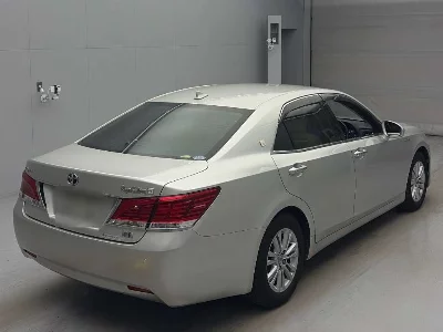 Toyota CROWN HYBRID