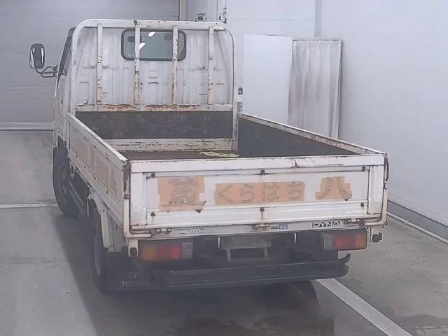 Toyota Dyna  с аукциона в Японии