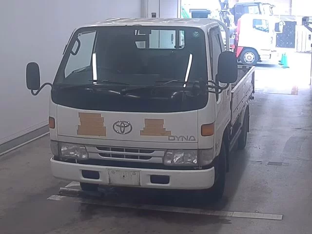 Toyota Dyna  с аукциона в Японии