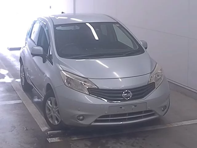 Nissan Note  с аукциона в Японии