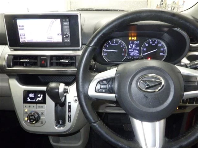Daihatsu Cast  с аукциона в Японии
