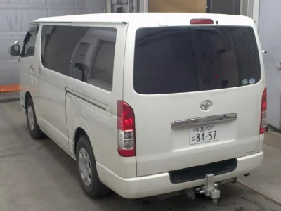 Toyota HiAce Van