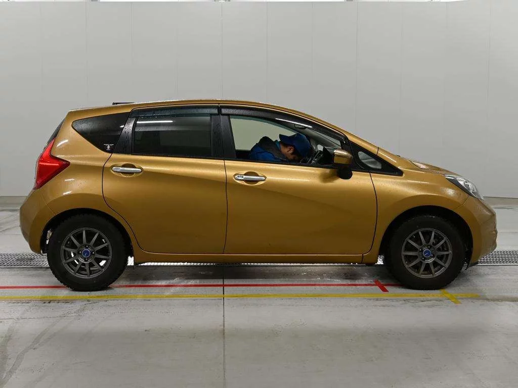 Nissan Note  с аукциона в Японии