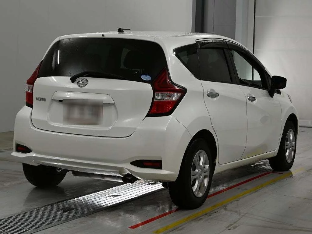 Nissan Note  с аукциона в Японии
