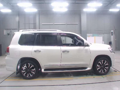 TOYOTA LAND CRUISER