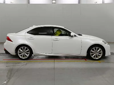 Lexus IS300h