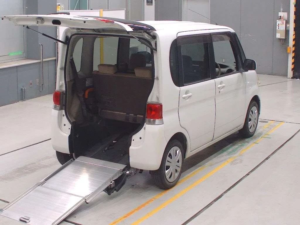 Daihatsu Tanto  с аукциона в Японии
